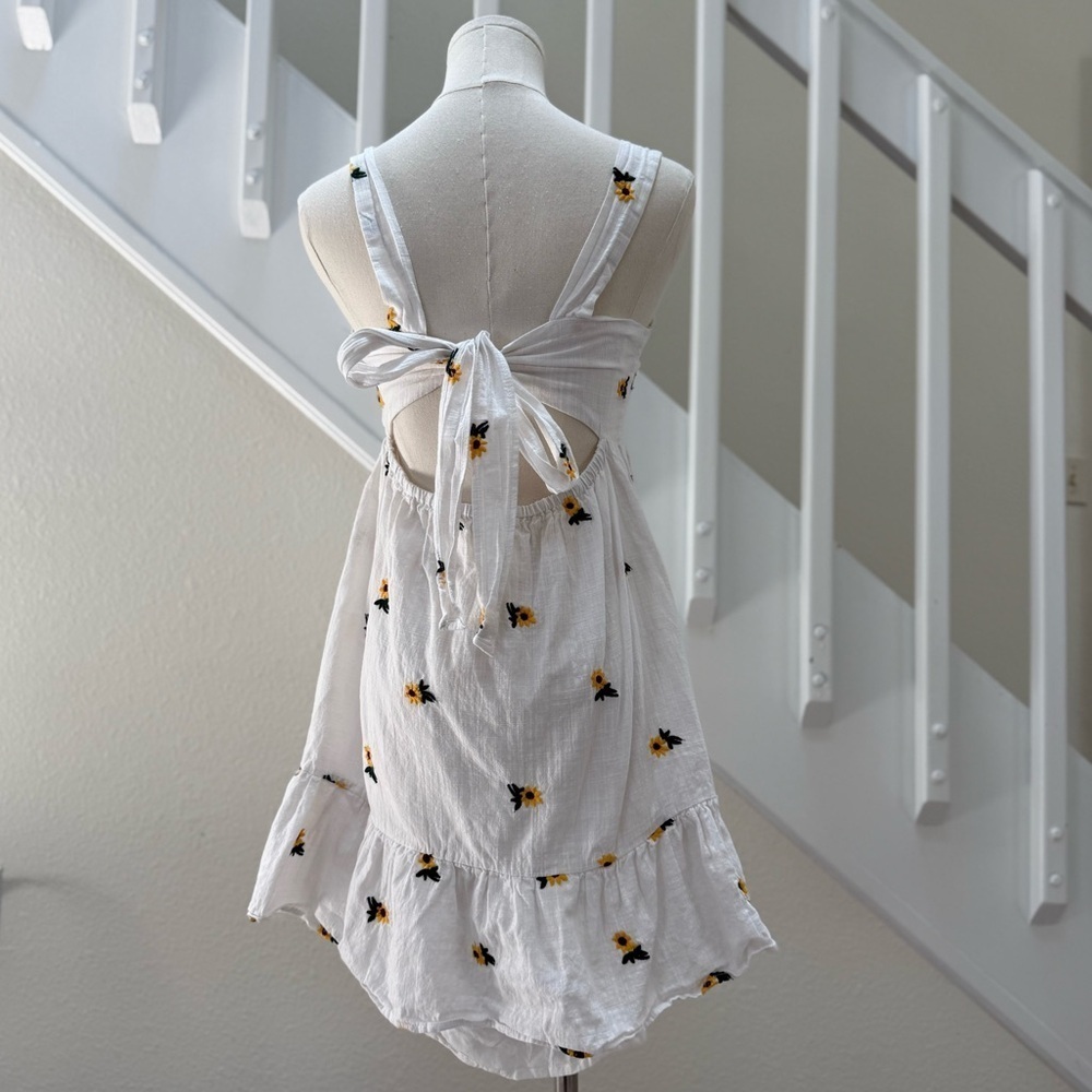 Rewind Floral Sunflower Embroidered White Mini Summer Sundress Size Large - Picture 8 of 13